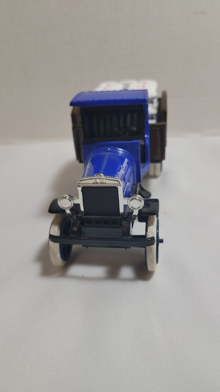Kellogg's Rice Krispies 1925 Ertl KENWORTH Truck Bank Diecast 1/30 7"